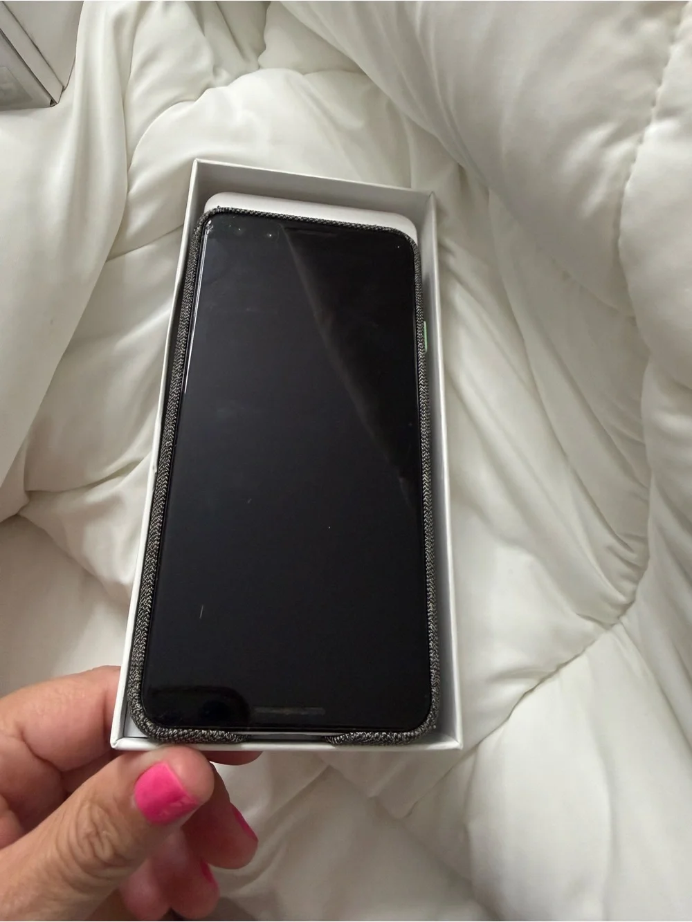 google Pixel 6 Pro - Cream with Black Camera Visor